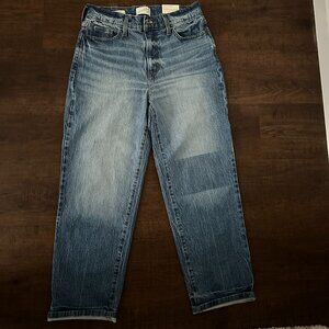 Vintage Stretch Straight Medium-washed women's denim